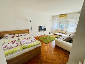 Mia Apartman
